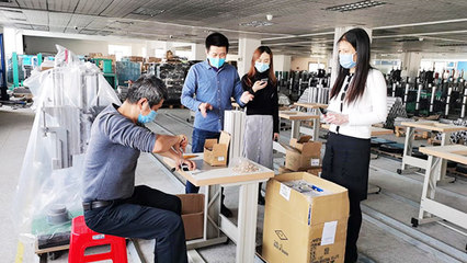 香洲區局長親臨聲峰公司，關懷指導超聲波焊接機模具助力抗疫復產與電子產品銷售